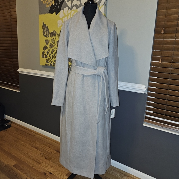 Elegant Gray Long Coat - Picture 4 of 12